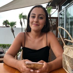 Meet your Posher, Demi